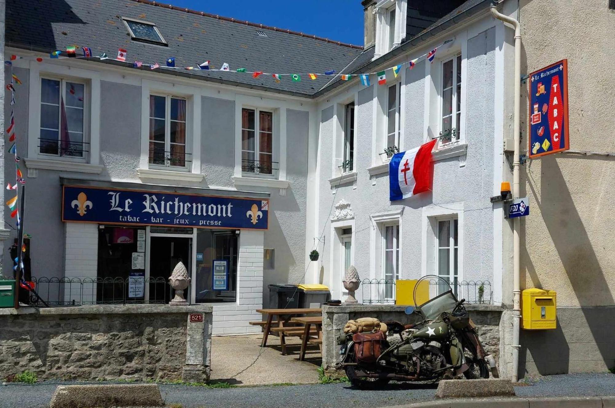 Gite Pour 6 Ou Chambre Pour 2 A Formigny Exterior photo